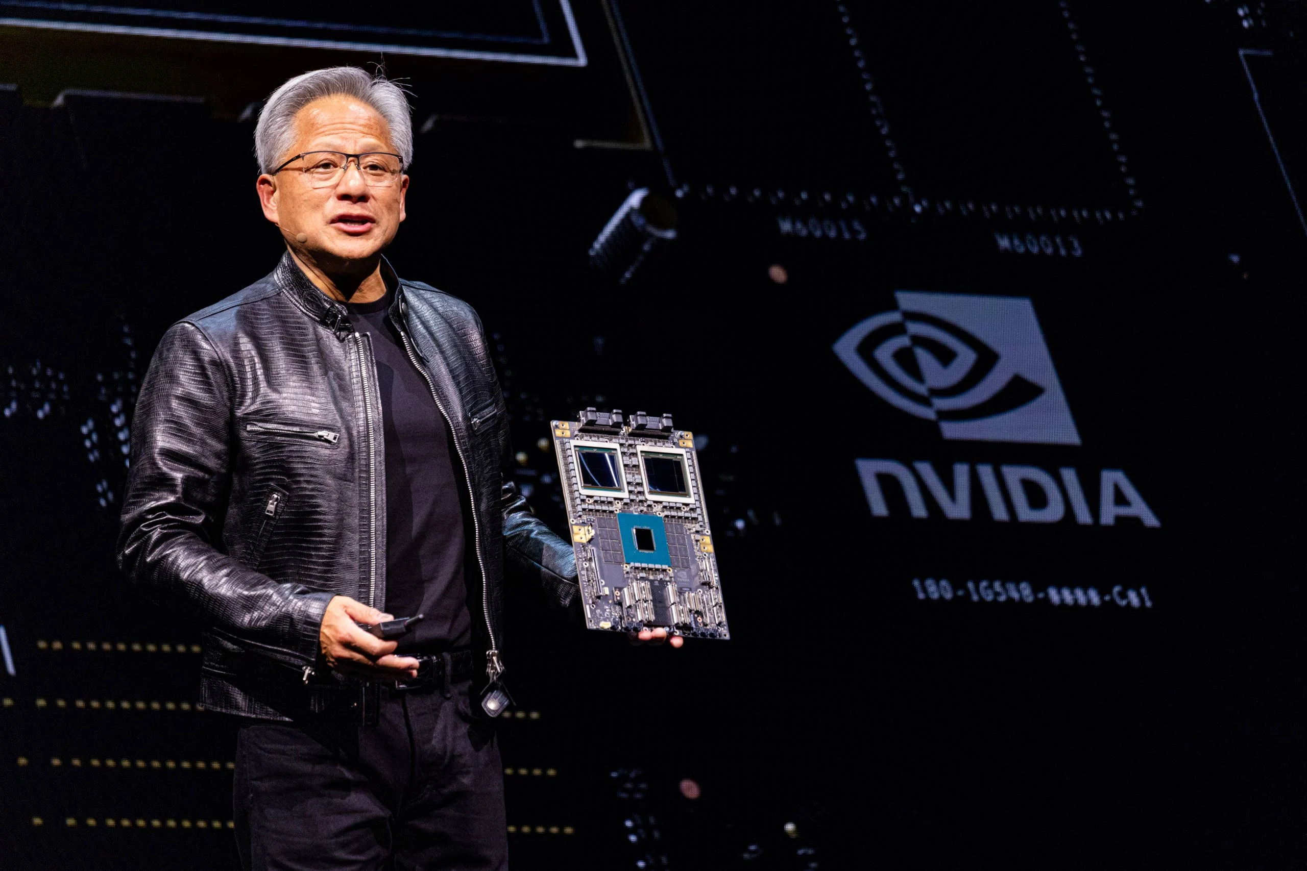 Nvidia Lampaui Ekspektasi, CEO Jensen Huang Kritik Dalih PHK ‘Malas’