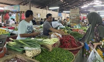 Harga Bahan Pangan Melambung, Bawang Merah hingga Daging Sapi Mengalami Kenaikan