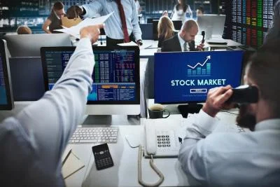 Saham Paling Cuan dan Boncos Sepekan: Apa yang Membuat Mereka Berbeda?