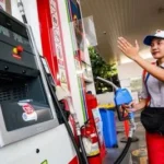 Harga BBM Pertamina Turun, Pertamax Jadi Rp15.950 per Liter